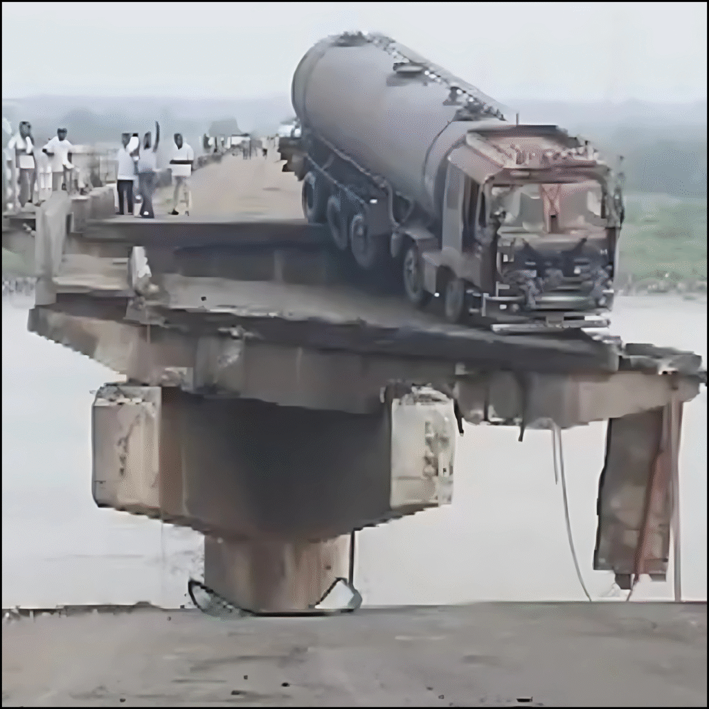 Gambhira Bridge, Vadodara bridge, collapse, Gujarat infrastructure, Mahisagar River, bridge safety, rescue operations, India news