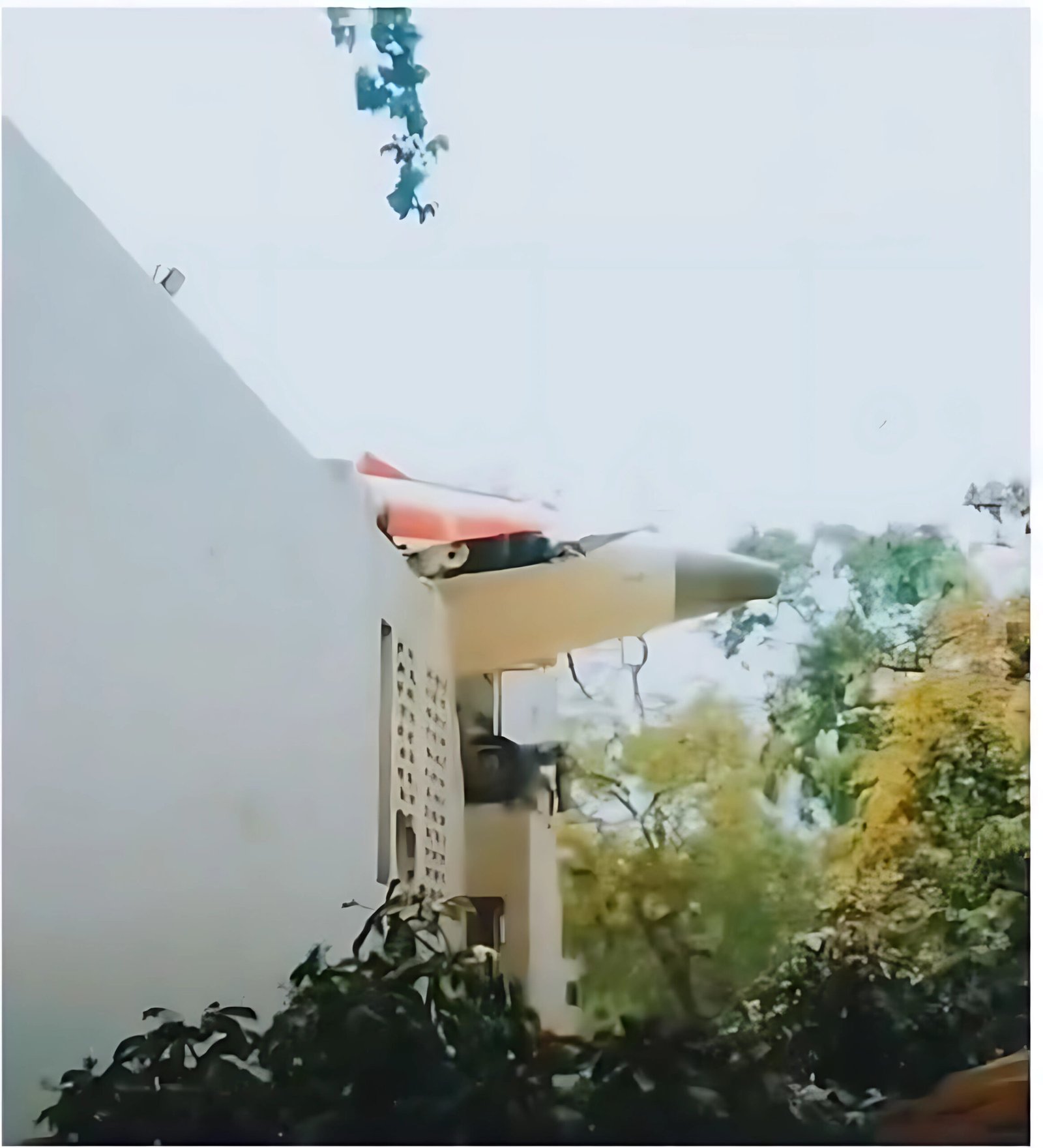 Air India Flight AI-171, Ahmedabad plane crash, Boeing 787-8, fuel contamination, human error, conspiracy theories, aviation disaster, Aircraft Accident Investigation Bureau, black box, Vishwashkumar Ramesh, Gujarat tragedy